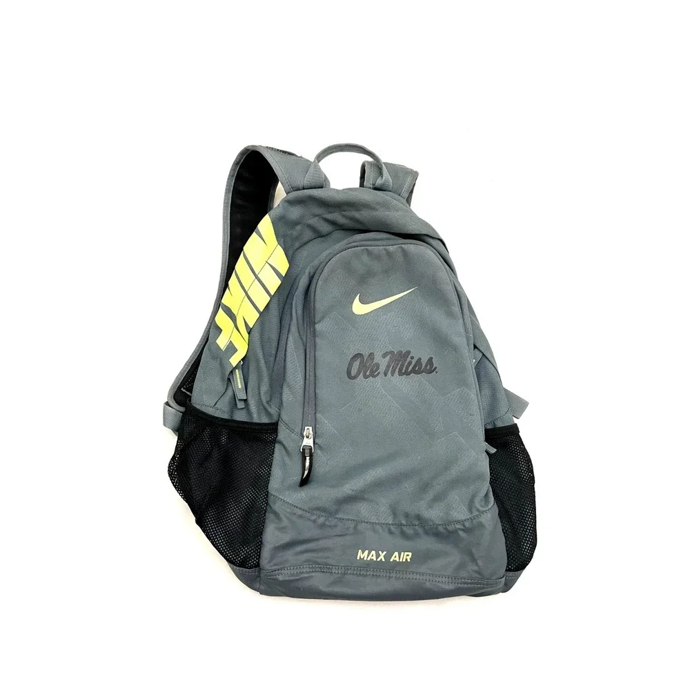 nike backpack grey green Hayward Backpack, Bicoastal/Vintage Featuring a spacious 20L main compartment with an internal sleeve that fits up to a 15 Nike Elemental Kids' Backpack (20L)